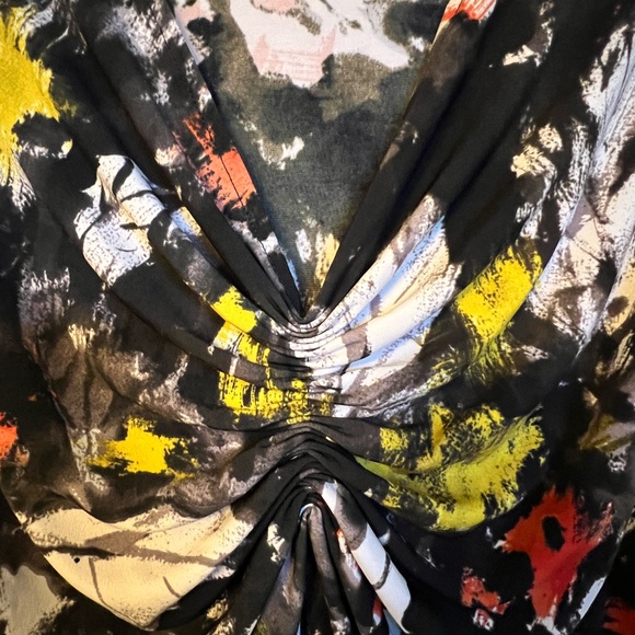 Ladies top - Picture 3 of 4